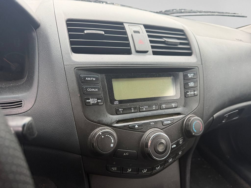 Used 2005 Honda Accord LX image 25