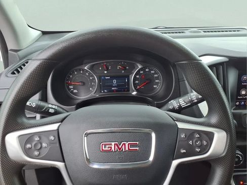 Used 2024 GMC Terrain SLE FWD image 10