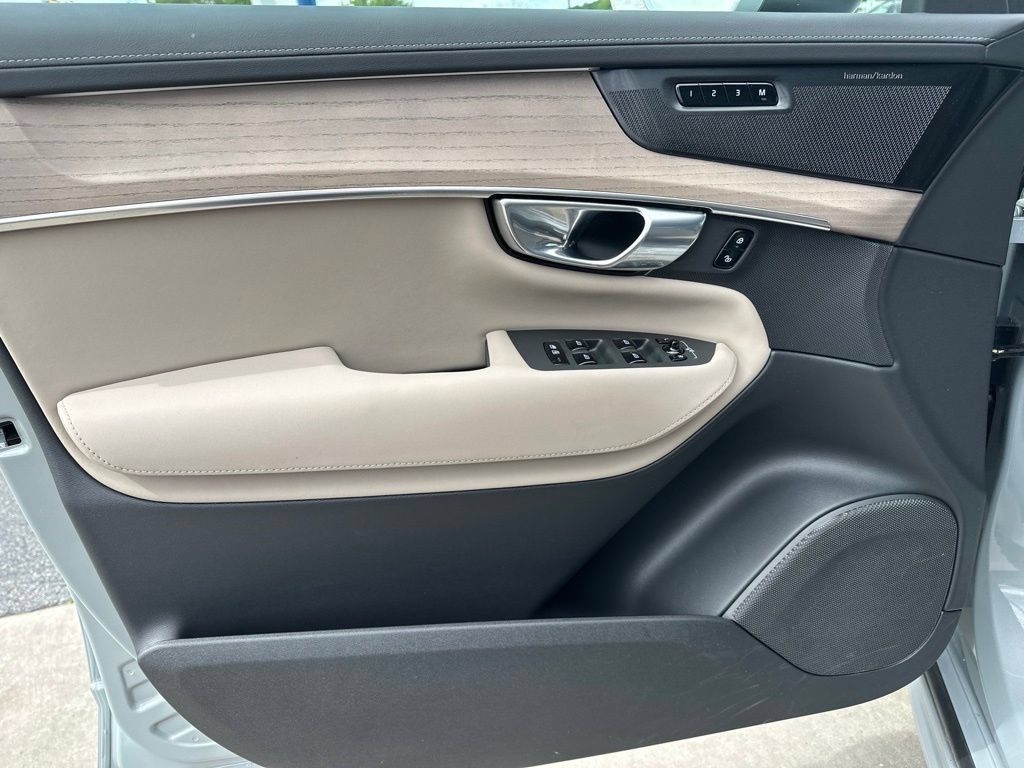Certified 2026 Volvo XC90 B6 Plus AWD/4WD image 20