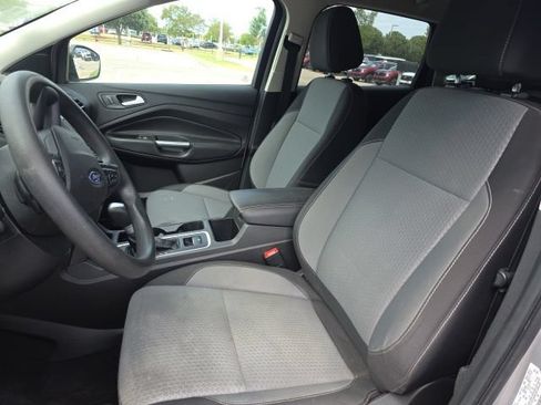 Used 2017 Ford Escape SE w/ Equipment Group 201A FWD image 6