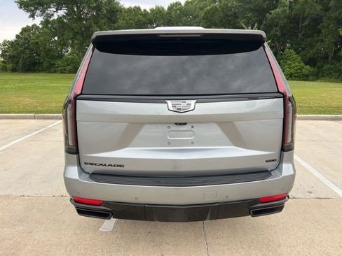 Certified 2024 Cadillac Escalade Sport w/ LPO, ONYX Package AWD/4WD image 4