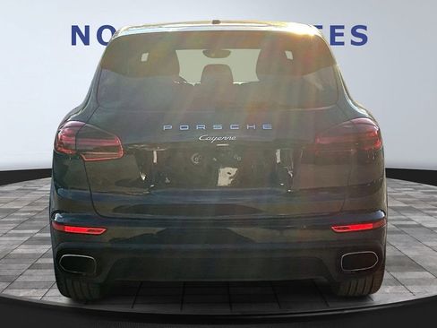 Used 2017 Porsche Cayenne Platinum Edition image 5