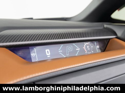 Used 2024 Lamborghini Revuelto image 21