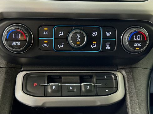 Used 2023 GMC Acadia SLE w/ Driver Convenience Package FWD image 16