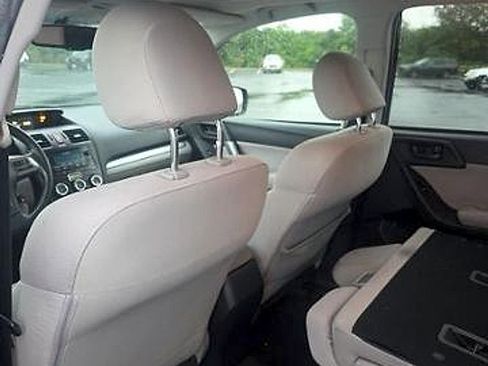 Used 2015 Subaru Forester 2.5i Premium w/ All-Weather Package AWD/4WD image 5
