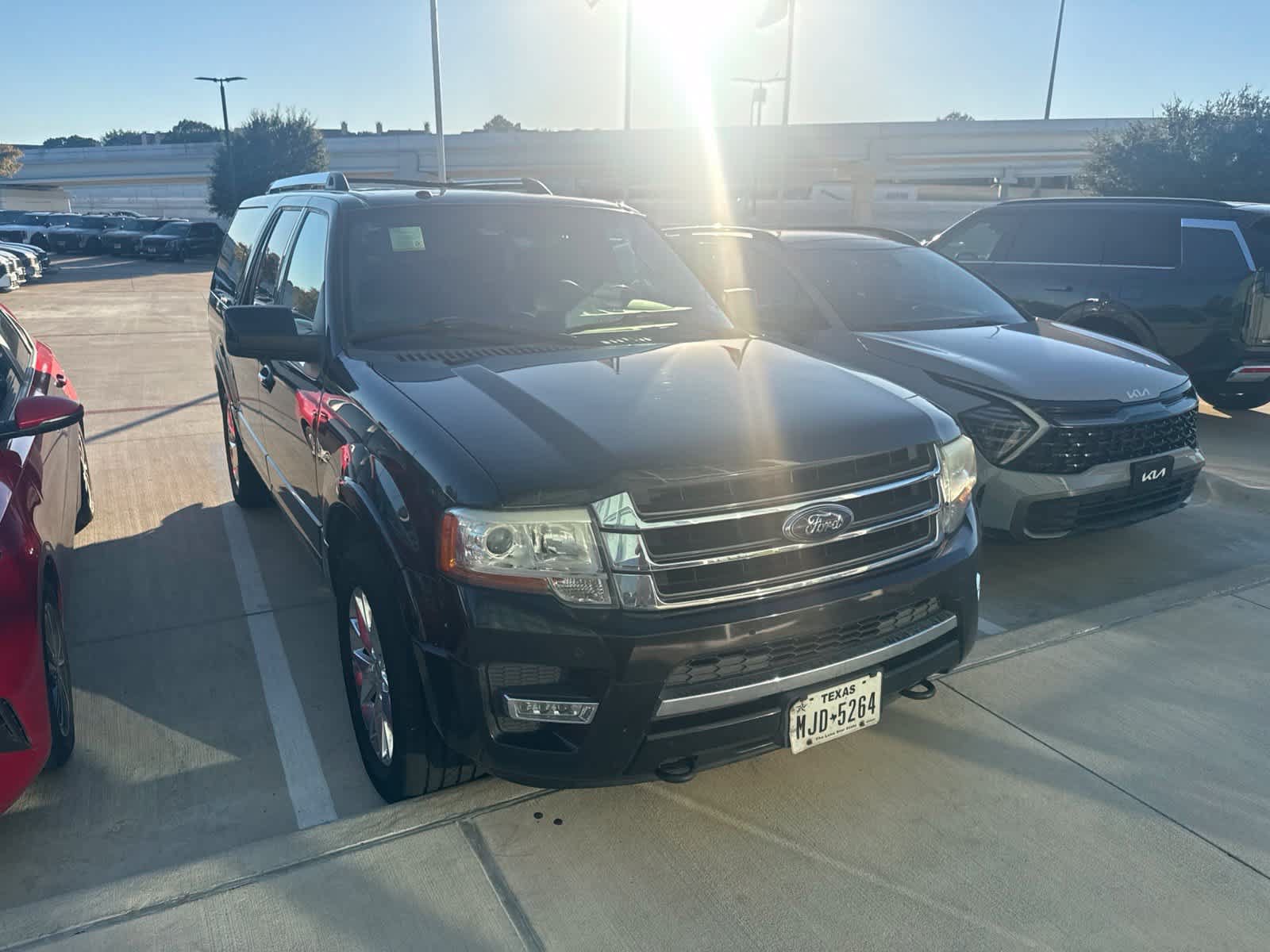 Used 2015 Ford Expedition EL Limited w/ Equipment Group 301A AWD/4WD image 2