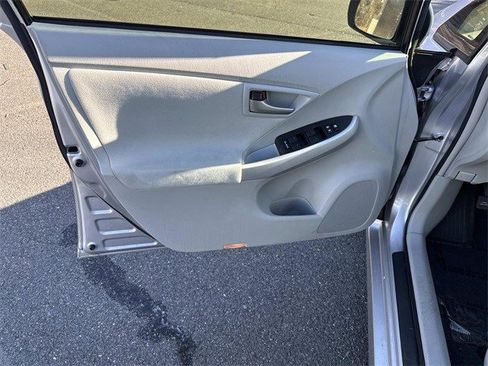 Used 2013 Toyota Prius Two image 9