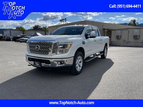 Used 2016 Nissan Titan SL image 1