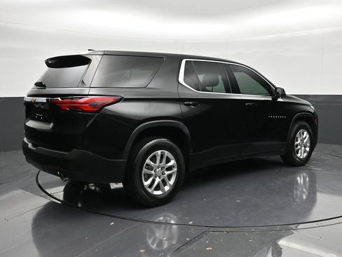 Used 2023 Chevrolet Traverse LS FWD image 5