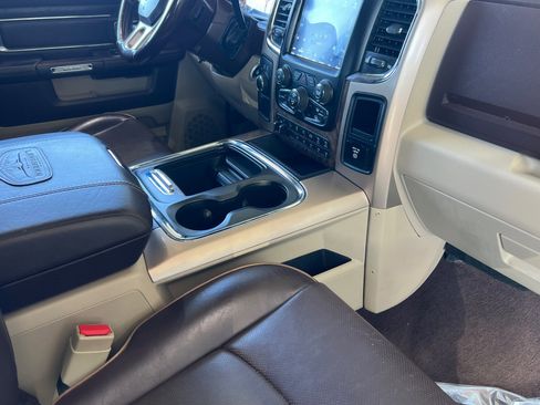 Used 2018 RAM 3500 Laramie Longhorn image 13