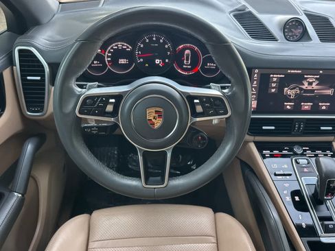 Used 2021 Porsche Cayenne Coupe AWD/4WD image 16
