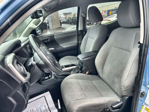 Used 2019 Toyota Tacoma SR5 AWD/4WD image 11