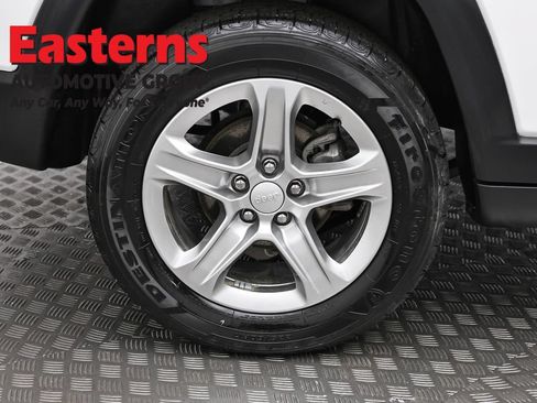 Used 2024 Jeep Compass Latitude AWD/4WD image 30