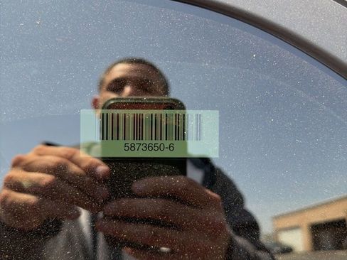 Used 2025 Chevrolet Trax LT w/ LT Convenience Package image 9