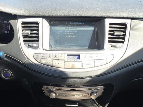 Used 2013 Hyundai Genesis 3.8 w/ Technology Pkg image 15