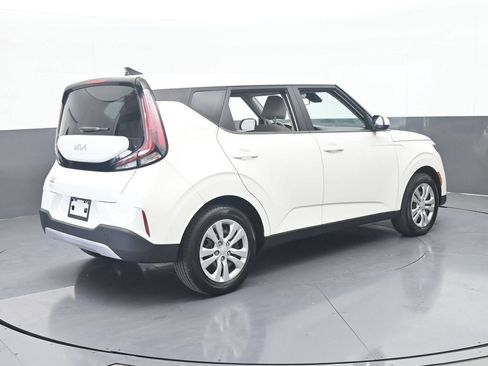 Used 2023 Kia Soul LX FWD image 6