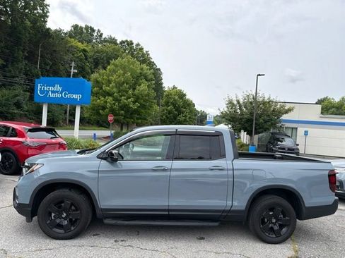 Certified 2024 Honda Ridgeline Black Edition image 3