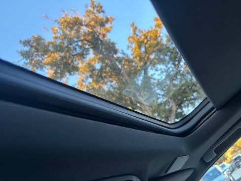 Used 2021 Cadillac Escalade ESV Sport image 18