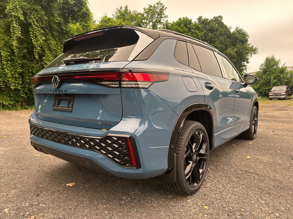 New 2026 Volkswagen Tiguan SE R-Line AWD/4WD image 4