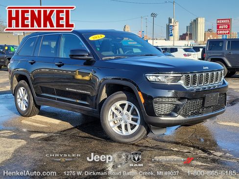 Used 2024 Jeep Grand Cherokee Laredo X image 1