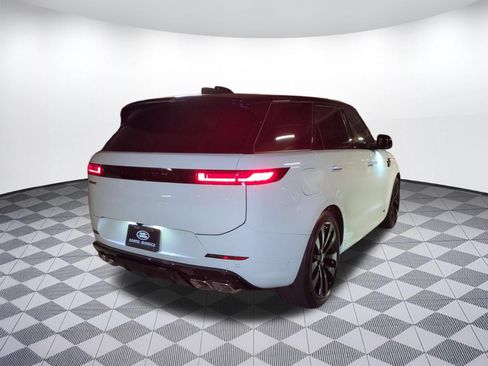 New 2026 Land Rover Range Rover Sport Dynamic SE AWD/4WD image 5