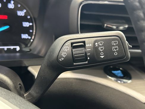 Used 2023 Ford Explorer XLT w/ Equipment Group 202A image 37