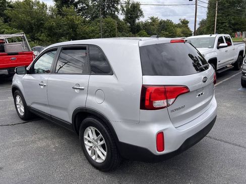 Used 2014 Kia Sorento LX AWD/4WD image 6