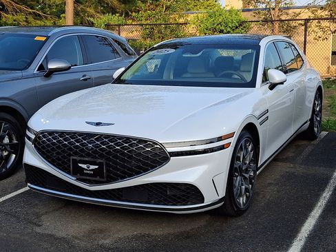 Certified 2025 Genesis G90 3.5T AWD/4WD image 5