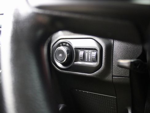 Used 2021 Jeep Wrangler Sport image 26