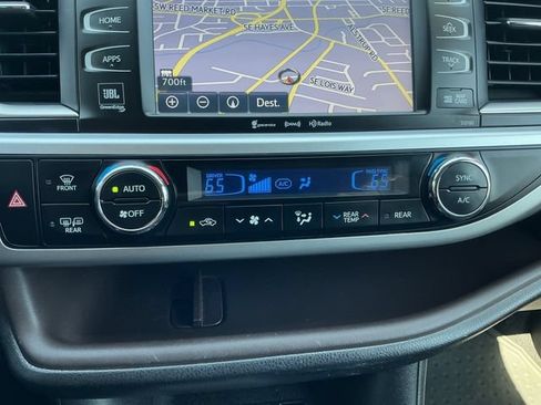 Used 2016 Toyota Highlander Limited w/ Protection Package #3 AWD/4WD image 17