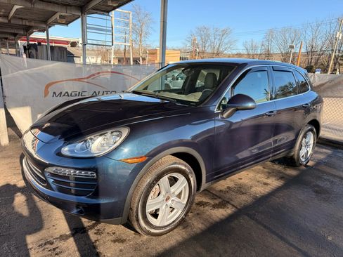 Used 2014 Porsche Cayenne Platinum Edition image 8