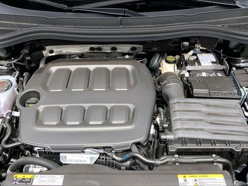 New 2026 Volkswagen Tiguan SE FWD image 16