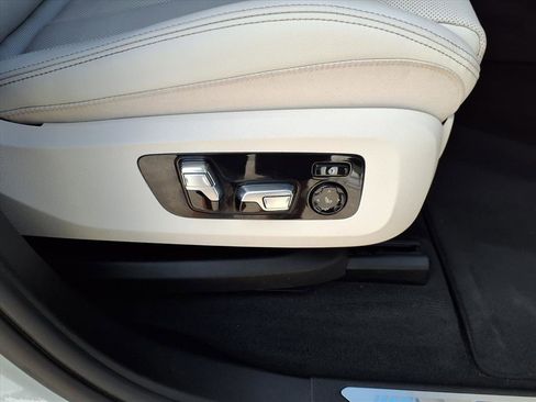 Used 2021 BMW X5 M50i w/ Executive Package image 12