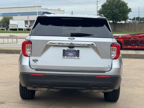 Used 2020 Ford Explorer XLT AWD/4WD image 5