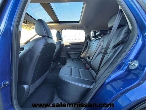 Used 2023 Nissan Rogue SV w/ SV Premium Package image 14