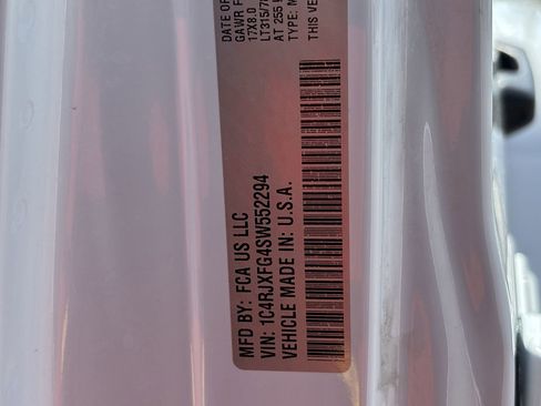 Used 2025 Jeep Wrangler Unlimited Rubicon image 34