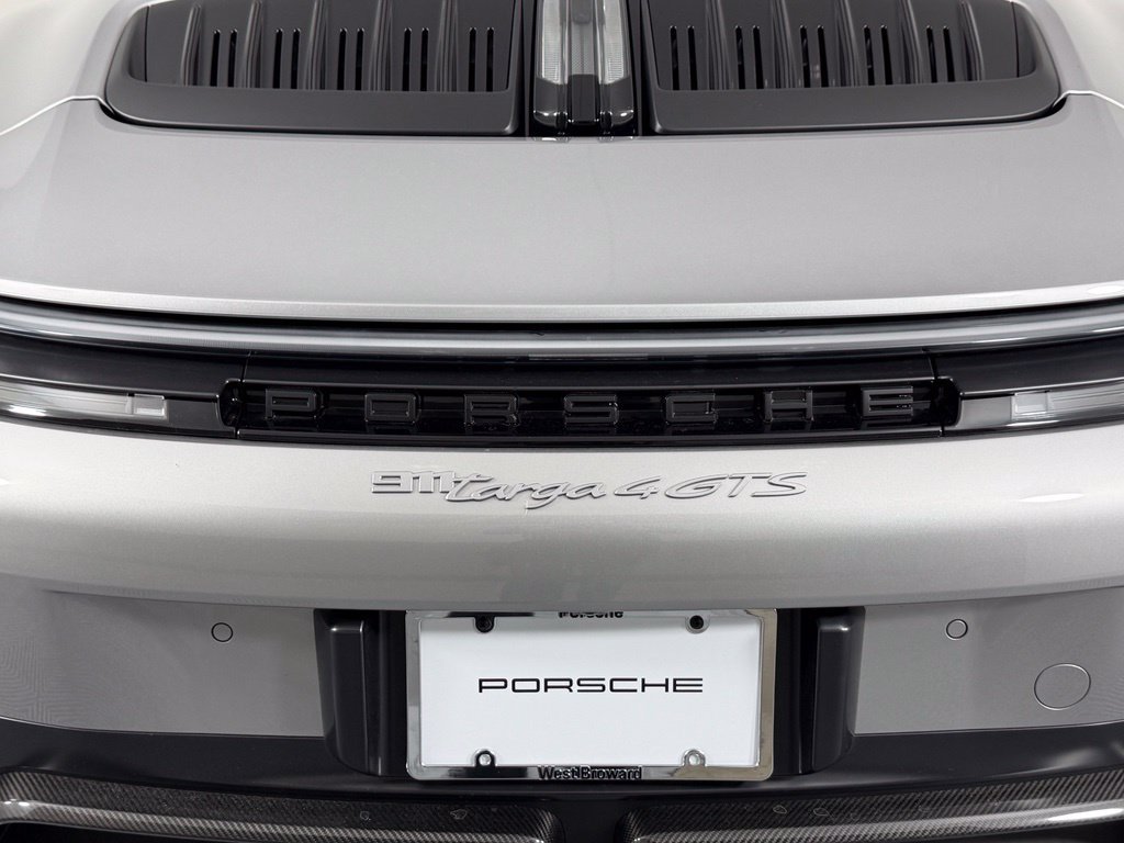 Certified 2026 Porsche 911 Targa 4 GTS AWD/4WD image 18