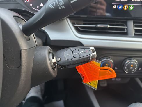 Used 2024 Chevrolet Trax LS w/ LS Convenience Package image 17