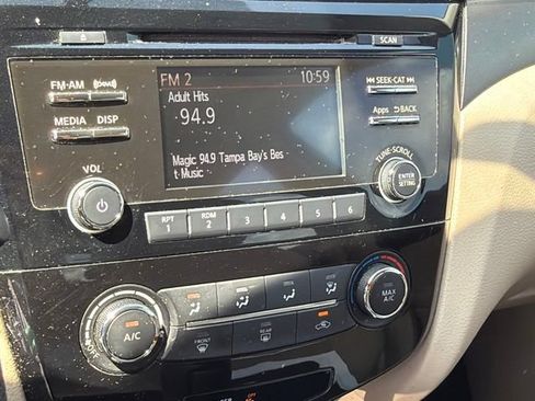 Used 2016 Nissan Rogue S FWD image 22