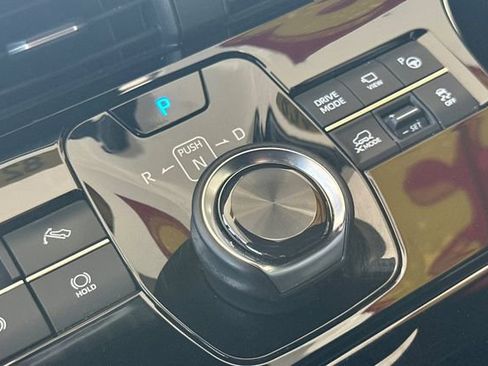 Used 2023 Subaru Solterra Limited image 21