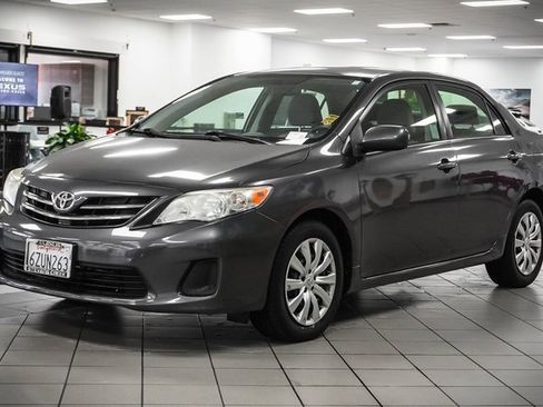 Used 2013 Toyota Corolla LE image 3