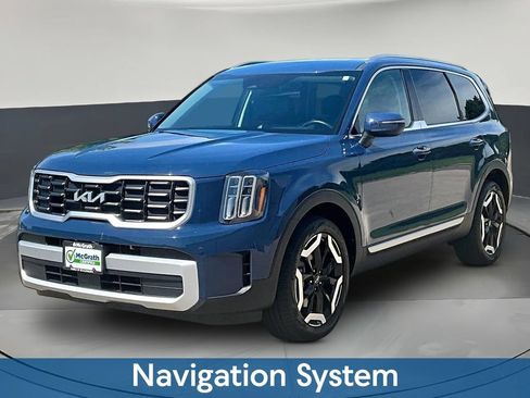Used 2025 Kia Telluride S AWD/4WD image 3
