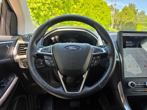 Used 2022 Ford Edge Titanium image 21