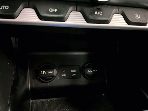 Used 2020 Hyundai Elantra SE w/ Cargo Package (C1) image 31