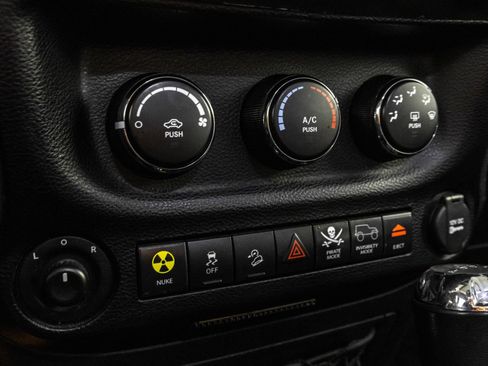 Used 2016 Jeep Wrangler Unlimited Sport AWD/4WD image 31