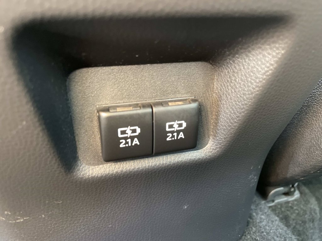 Used 2019 Toyota RAV4 XLE Premium FWD image 14