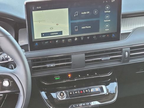 Used 2025 Lincoln Corsair FWD w/ Equipment Group 101A image 15