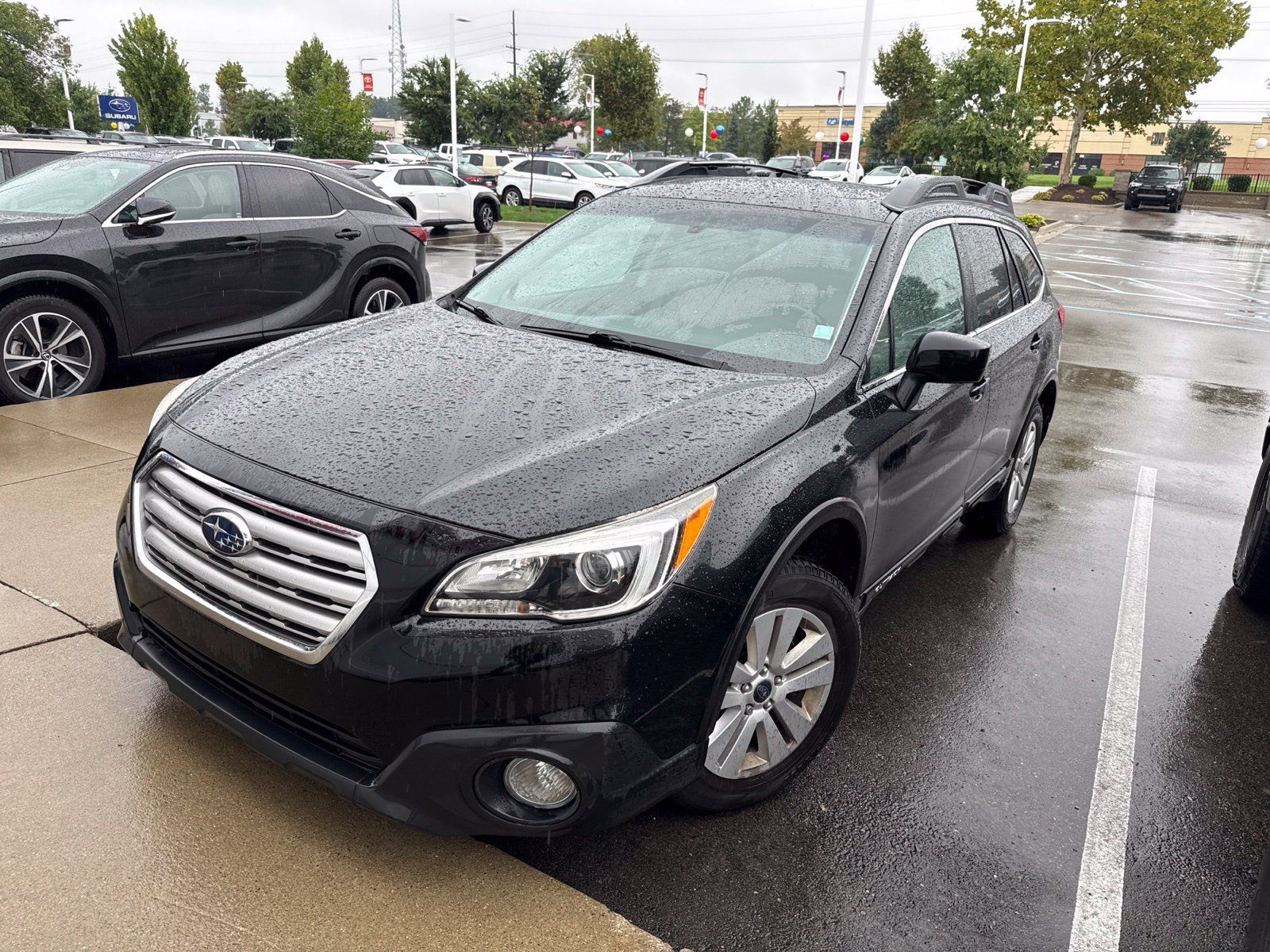 Used 2016 Subaru Outback 2.5i Premium AWD/4WD image 3
