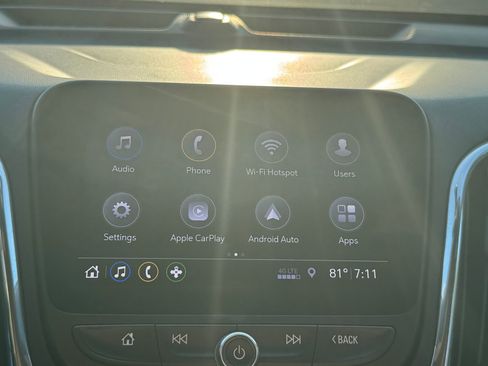 Used 2021 Chevrolet Equinox Premier image 11