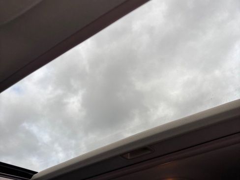 Used 2011 Chevrolet Malibu LTZ image 18